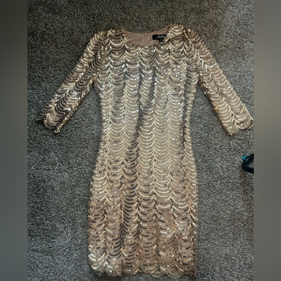🥂Lulu’s Sequin Dress🎉 - Picture 8 of 9